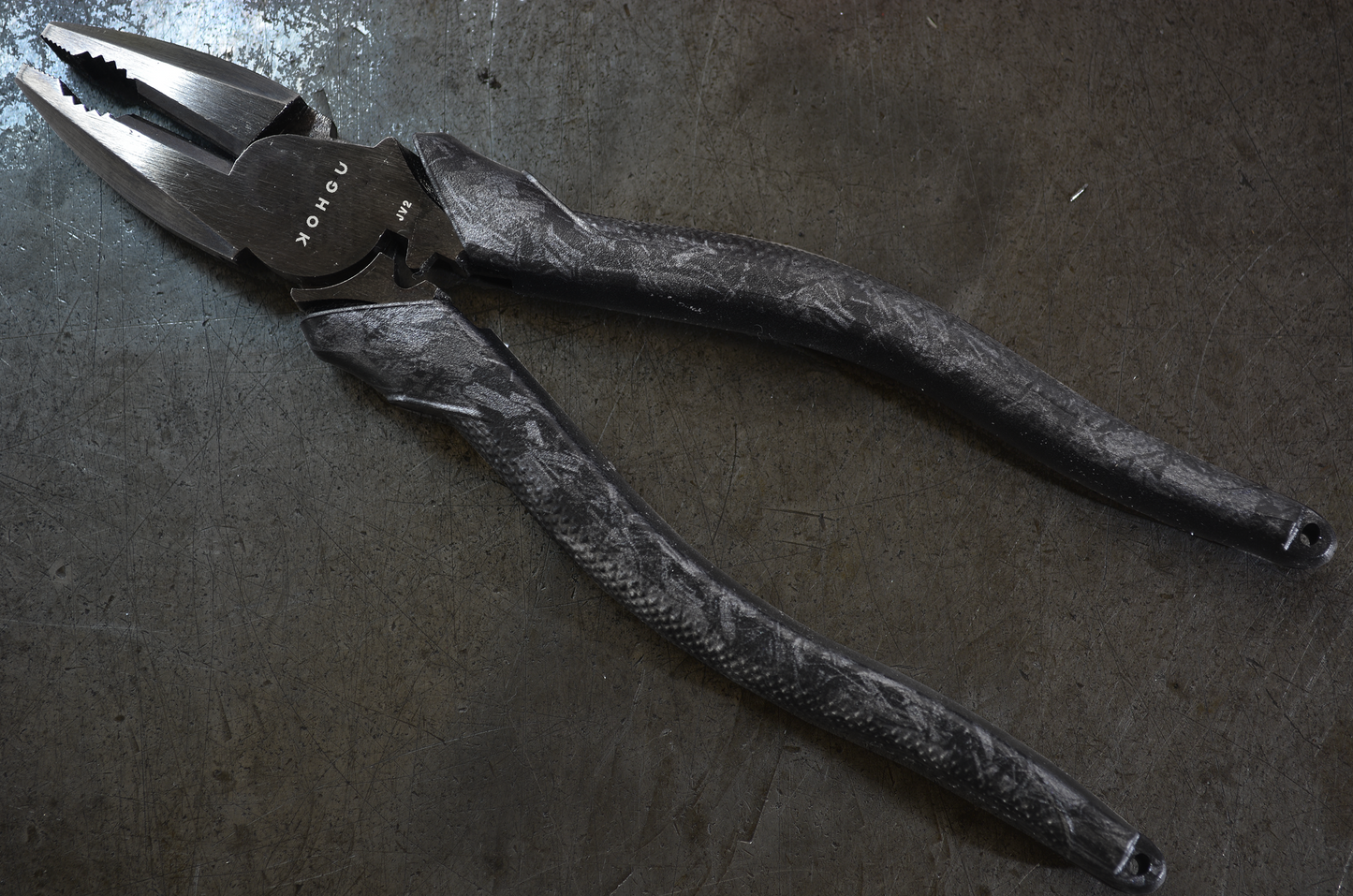 FORGED CARBON PATTERN 偏芯パワーペンチ 200mm
