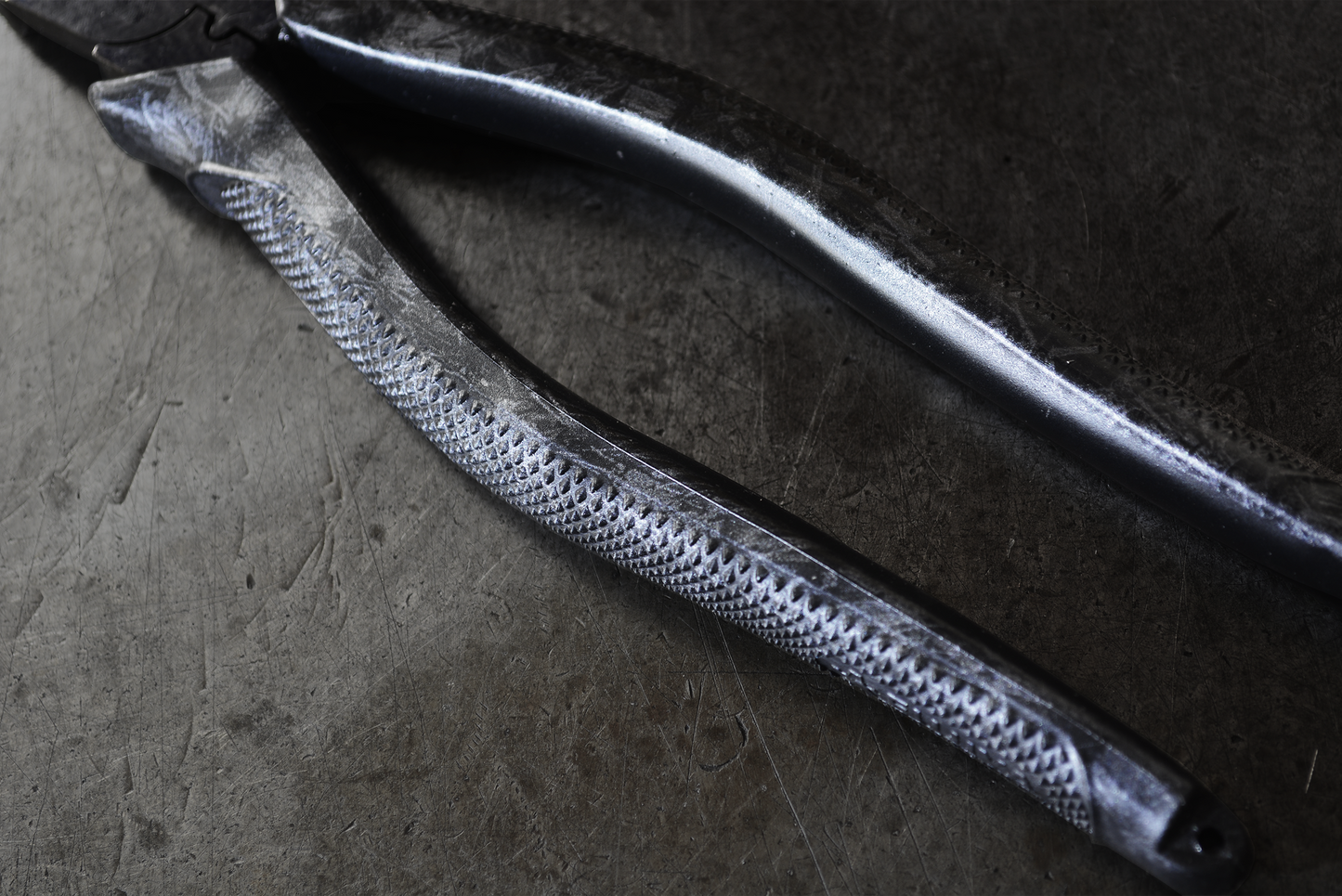 FORGED CARBON PATTERN 偏芯パワーペンチ 225mm